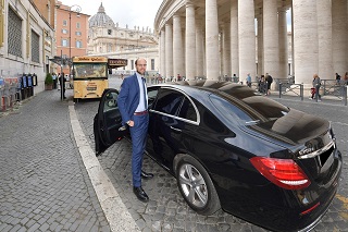 Transfer services with driver Rome Italy Noleggio con conducente Limo private car taxi business leisure customers tours