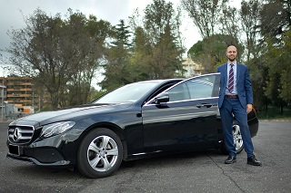 Transfer services with driver Rome Italy Noleggio con conducente Limo private car taxi business leisure customers tours